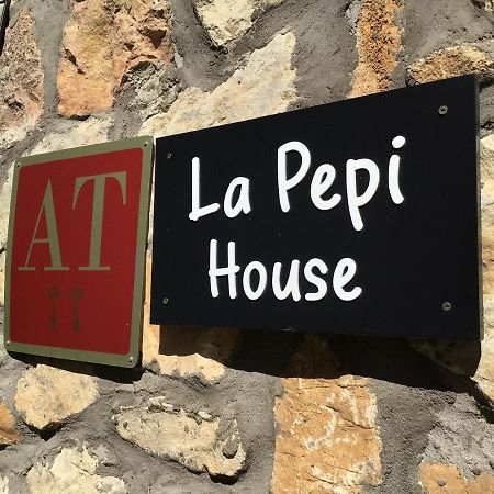 La Pepi House Hotel Arcones Екстериор снимка